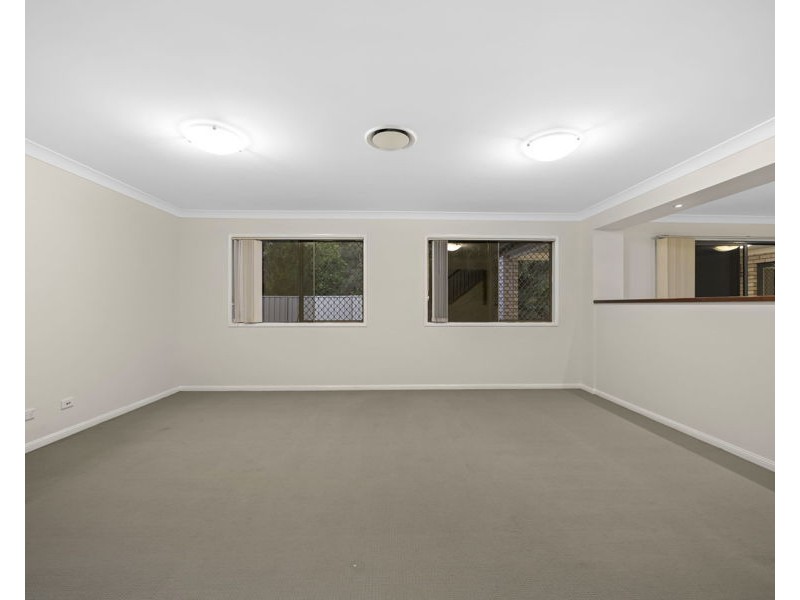 4 Banbrook Court, Molendinar QLD 4214