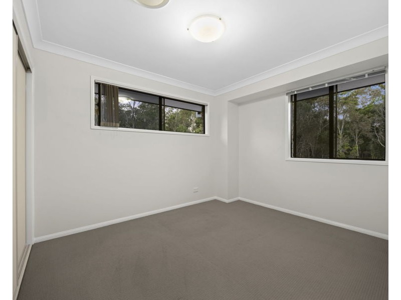 4 Banbrook Court, Molendinar QLD 4214