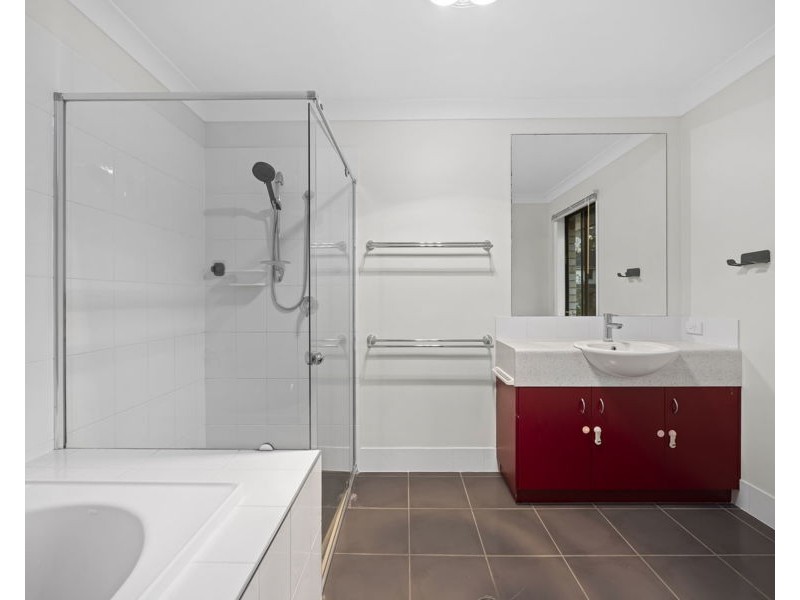 4 Banbrook Court, Molendinar QLD 4214