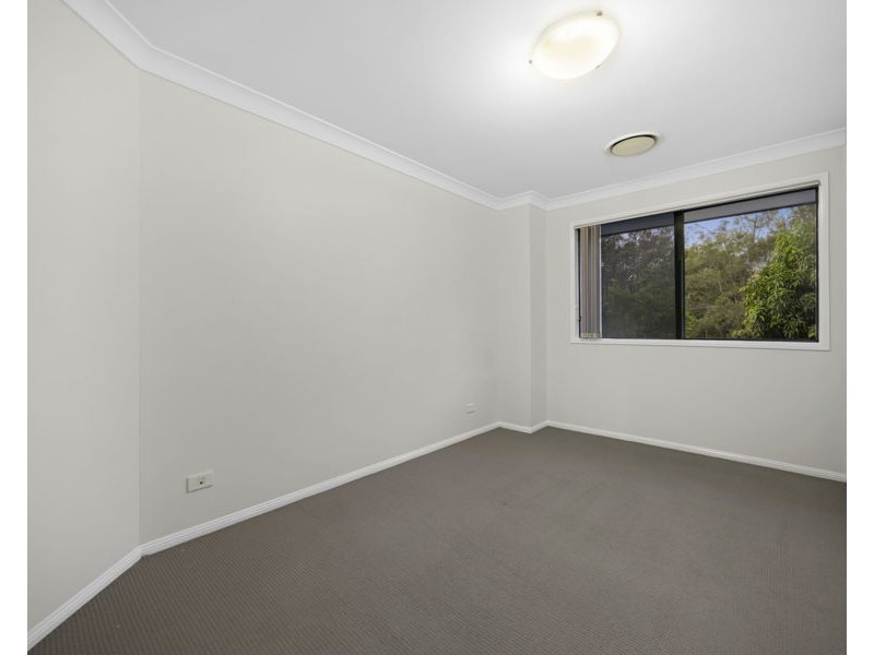 4 Banbrook Court, Molendinar QLD 4214