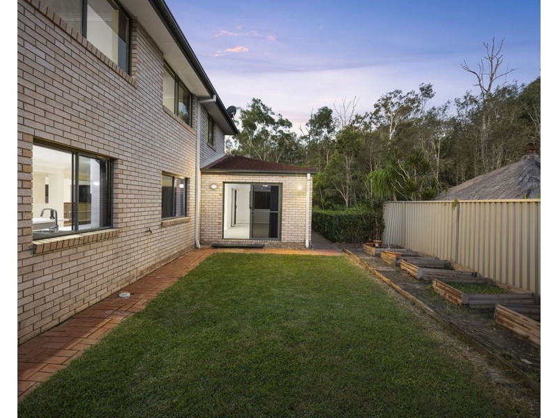 4 Banbrook Court, Molendinar QLD 4214