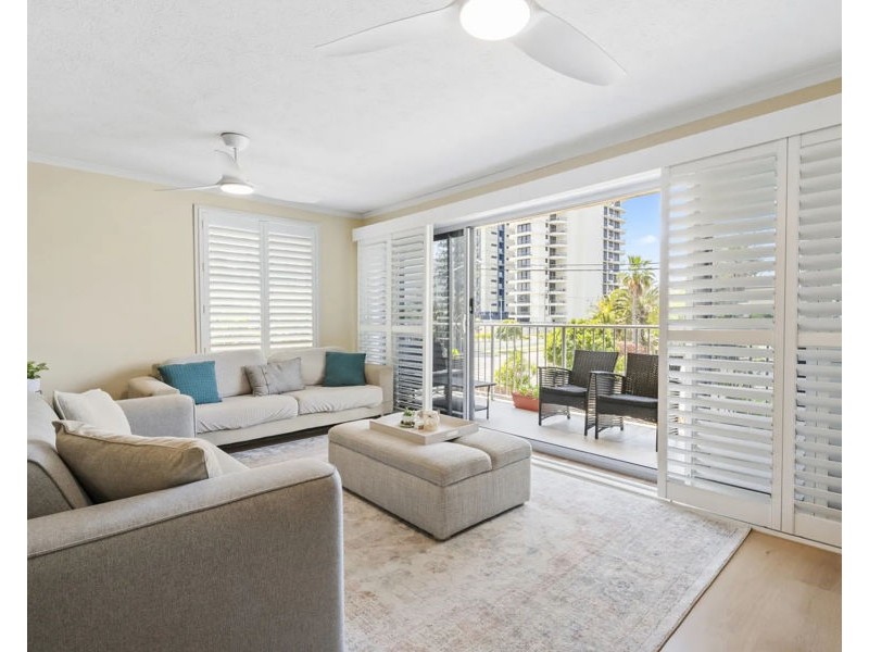 10/111 Old Burleigh Road, Broadbeach QLD 4218