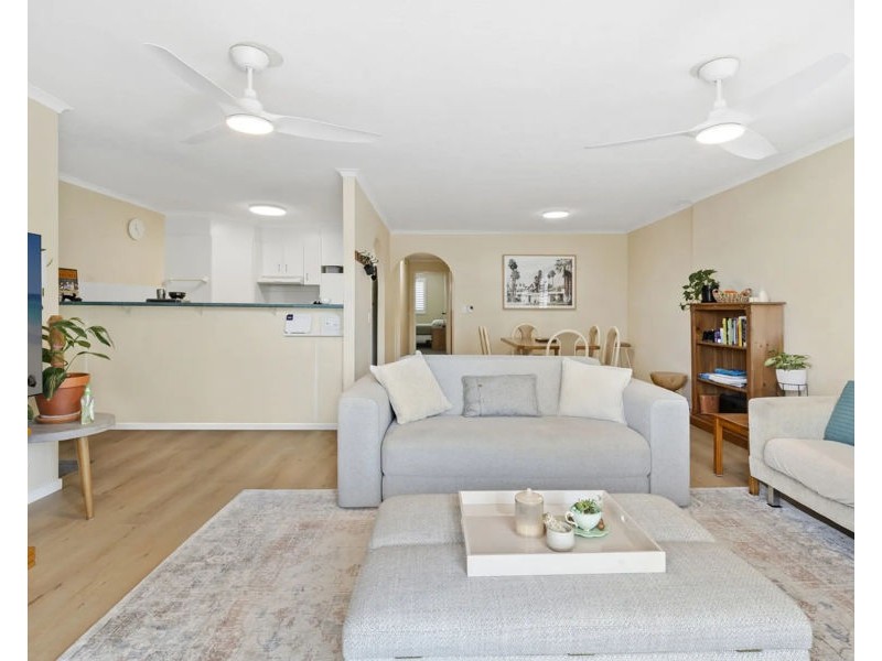 10/111 Old Burleigh Road, Broadbeach QLD 4218