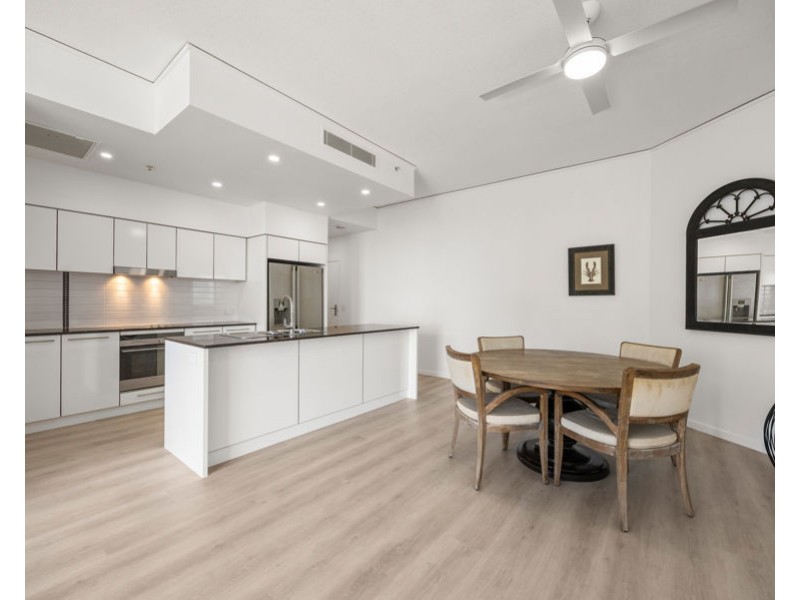 2402/22 Surf Parade, Broadbeach QLD 4218