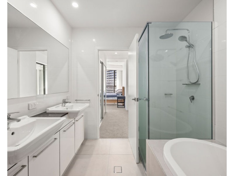 2402/22 Surf Parade, Broadbeach QLD 4218