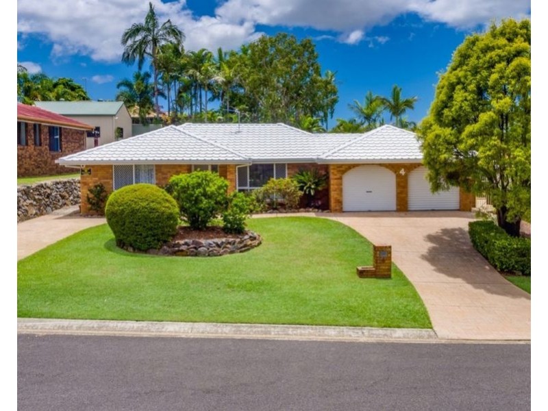 4 Perth Square, Highland Park QLD 4211