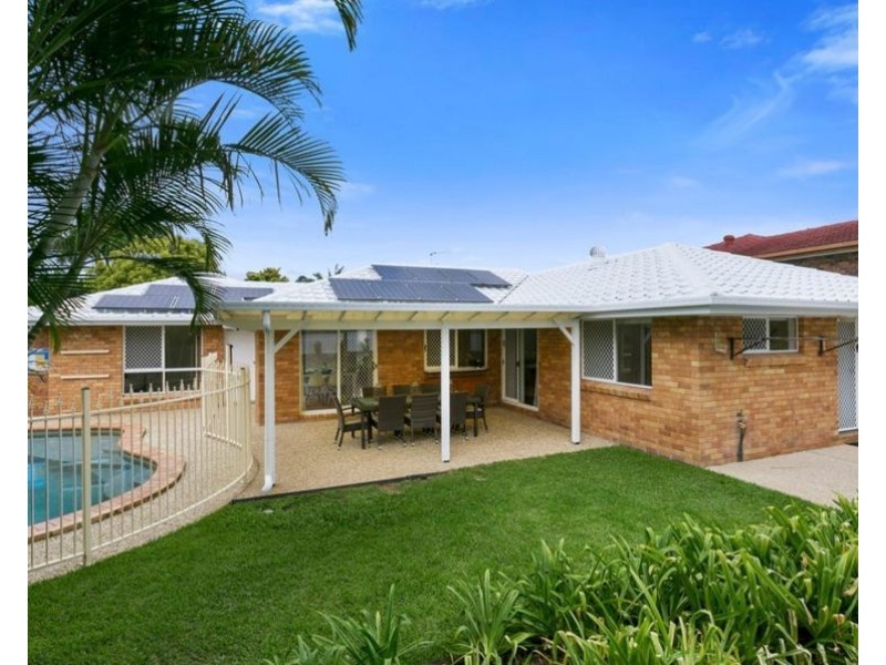 4 Perth Square, Highland Park QLD 4211