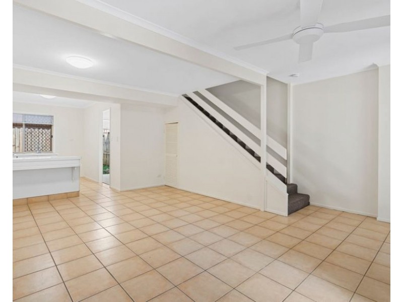 8/9 Eady Avenue, Broadbeach Waters QLD 4218