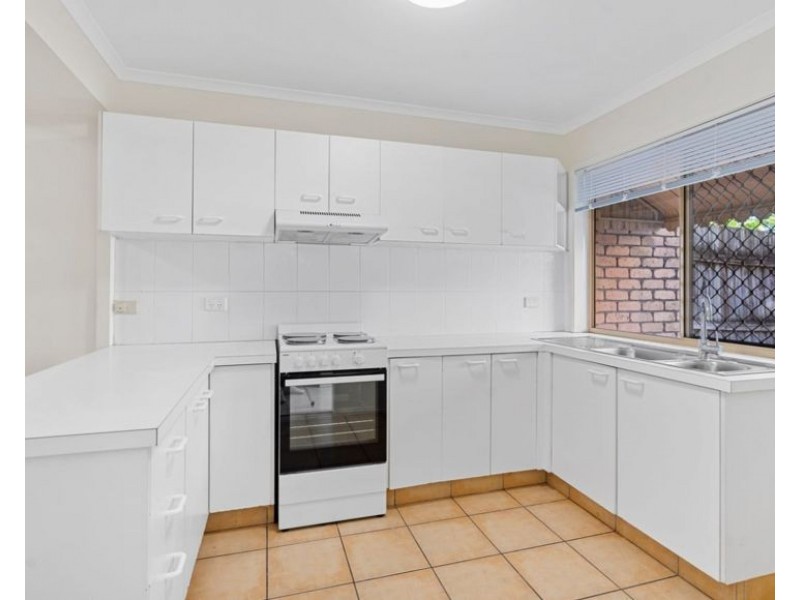 8/9 Eady Avenue, Broadbeach Waters QLD 4218