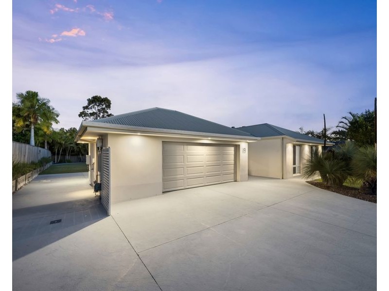 19 Rainbow Circuit, Coomera Waters QLD 4209