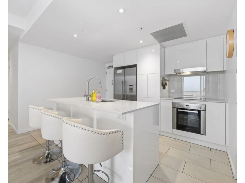 1704/2663 Gold Coast Highway, Broadbeach QLD 4218