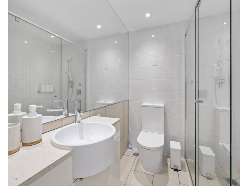 1704/2663 Gold Coast Highway, Broadbeach QLD 4218