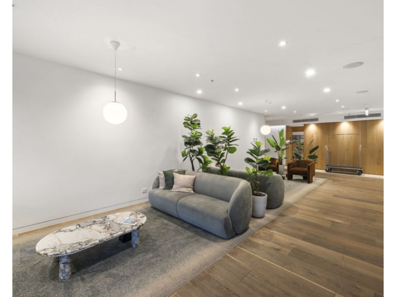 1704/2663 Gold Coast Highway, Broadbeach QLD 4218