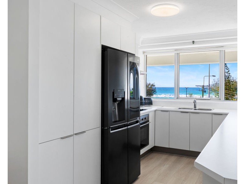 8/67 Broadbeach Boulevard, Broadbeach QLD 4218