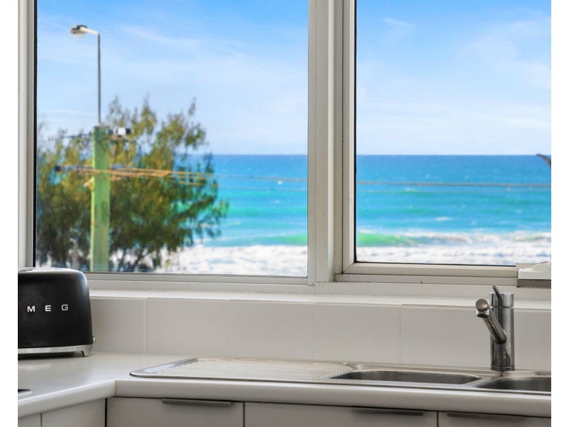8/67 Broadbeach Boulevard, Broadbeach QLD 4218