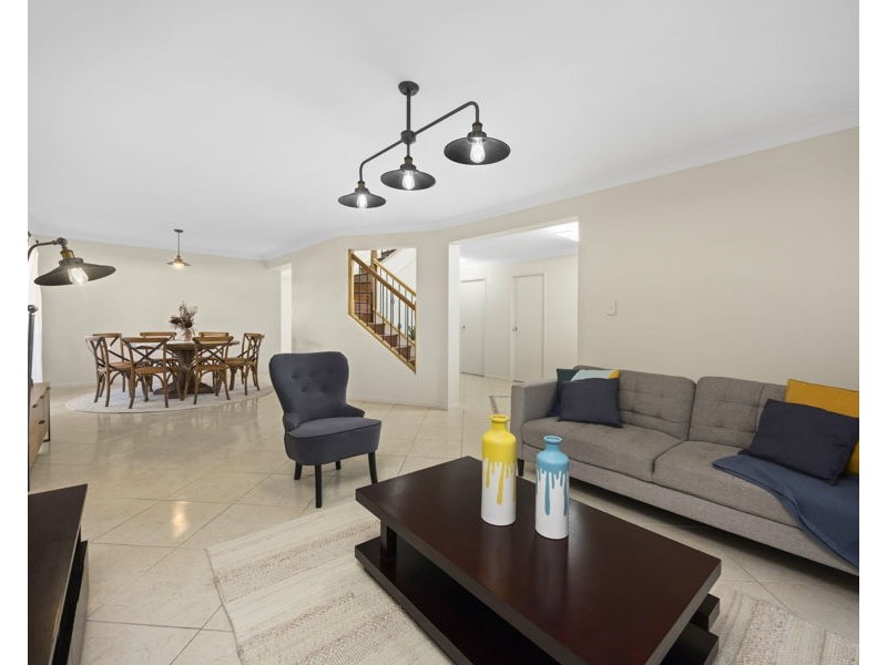 35 Lillywood Circuit, Molendinar QLD 4214