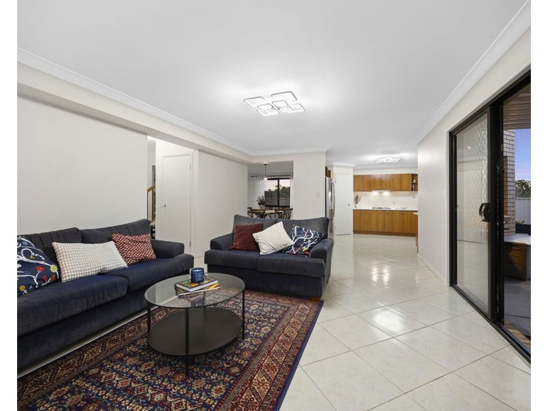 35 Lillywood Circuit, Molendinar QLD 4214