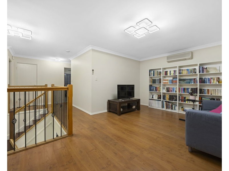 35 Lillywood Circuit, Molendinar QLD 4214