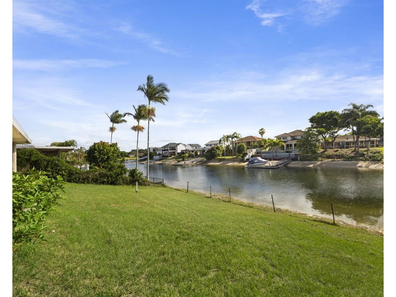 17 Coobowie Street, Broadbeach Waters QLD 4218