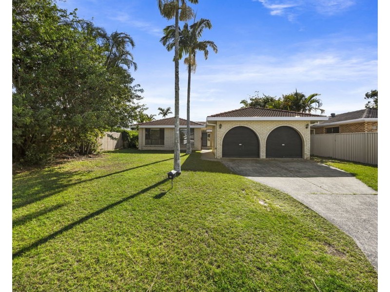 17 Coobowie Street, Broadbeach Waters QLD 4218