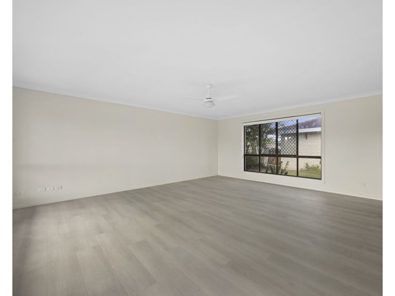 17 Coobowie Street, Broadbeach Waters QLD 4218