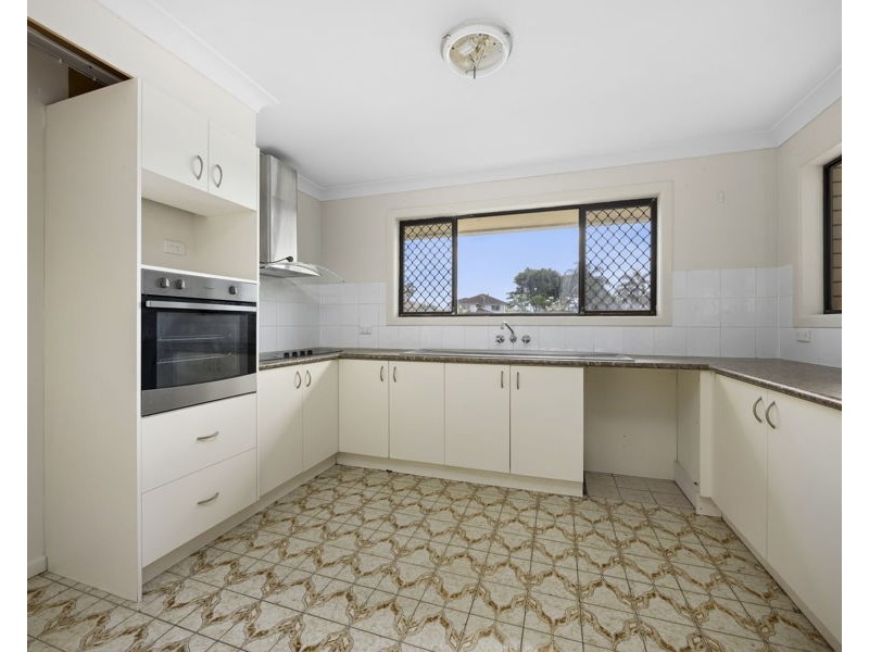 17 Coobowie Street, Broadbeach Waters QLD 4218
