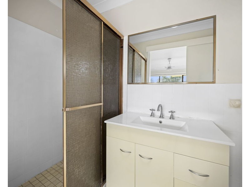 17 Coobowie Street, Broadbeach Waters QLD 4218