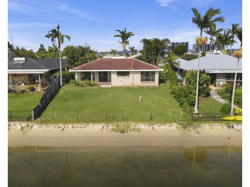 17 Coobowie Street, Broadbeach Waters QLD 4218