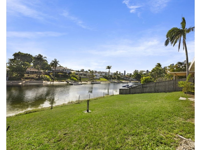 17 Coobowie Street, Broadbeach Waters QLD 4218