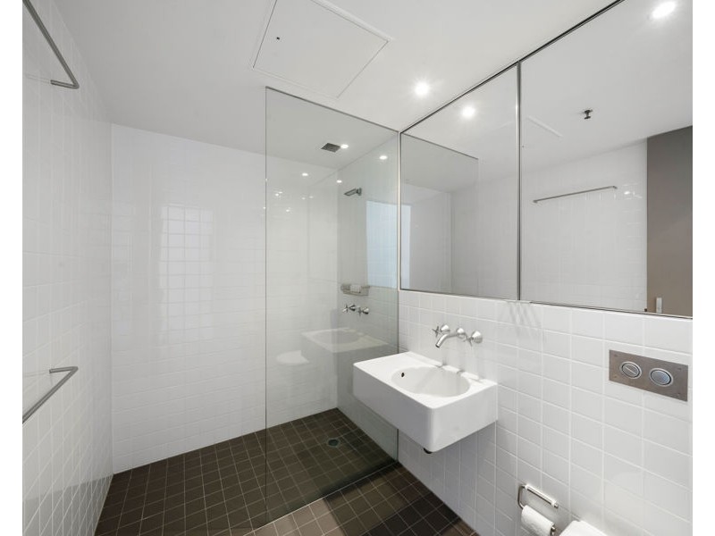 2501/159 Old Burleigh Road, Broadbeach QLD 4218