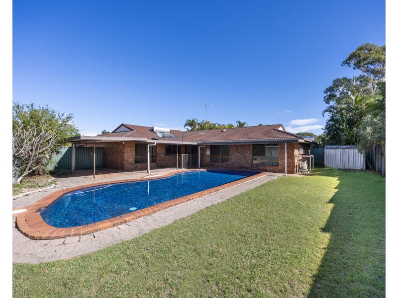 15 Apia Avenue, Clear Island Waters QLD 4226
