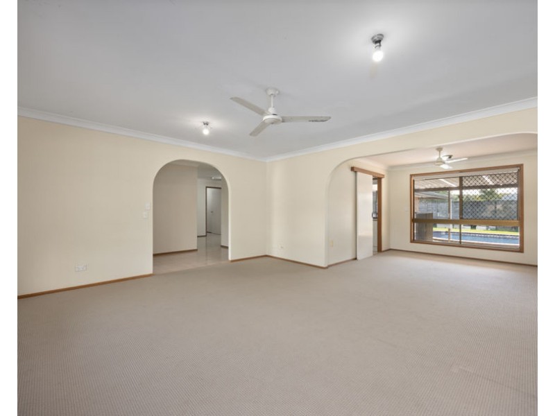15 Apia Avenue, Clear Island Waters QLD 4226
