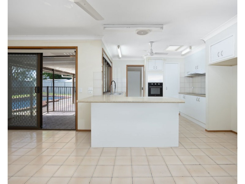 15 Apia Avenue, Clear Island Waters QLD 4226