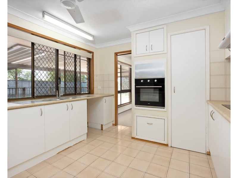 15 Apia Avenue, Clear Island Waters QLD 4226