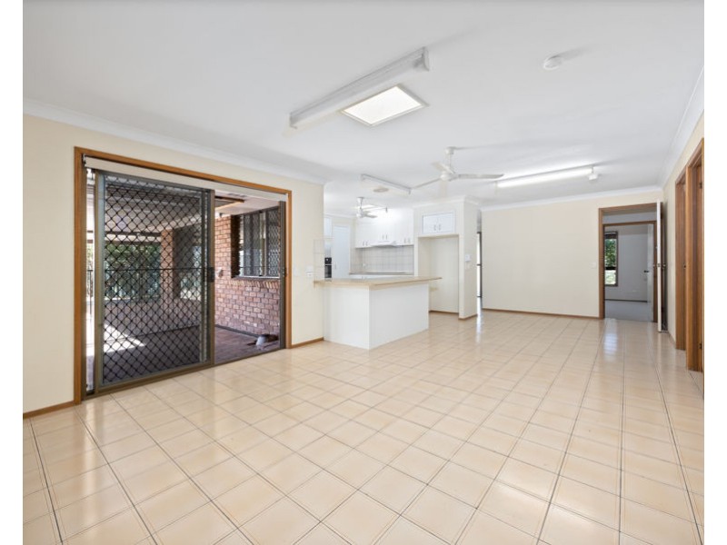 15 Apia Avenue, Clear Island Waters QLD 4226