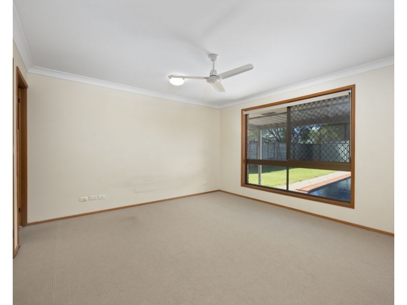 15 Apia Avenue, Clear Island Waters QLD 4226