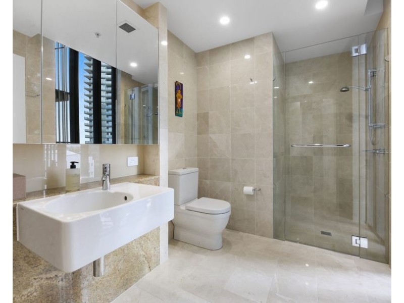 21/173 Old Burleigh Road, Broadbeach QLD 4218