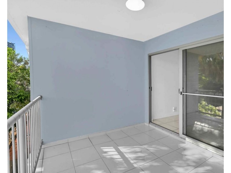24/148 High Street, Southport QLD 4215