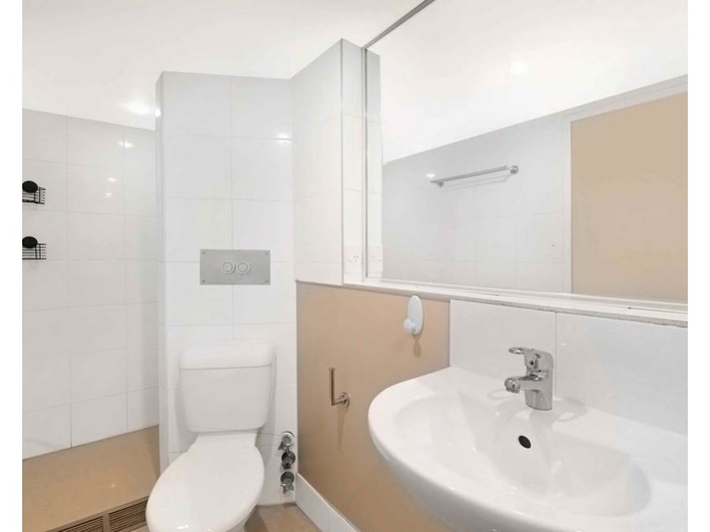 24/148 High Street, Southport QLD 4215