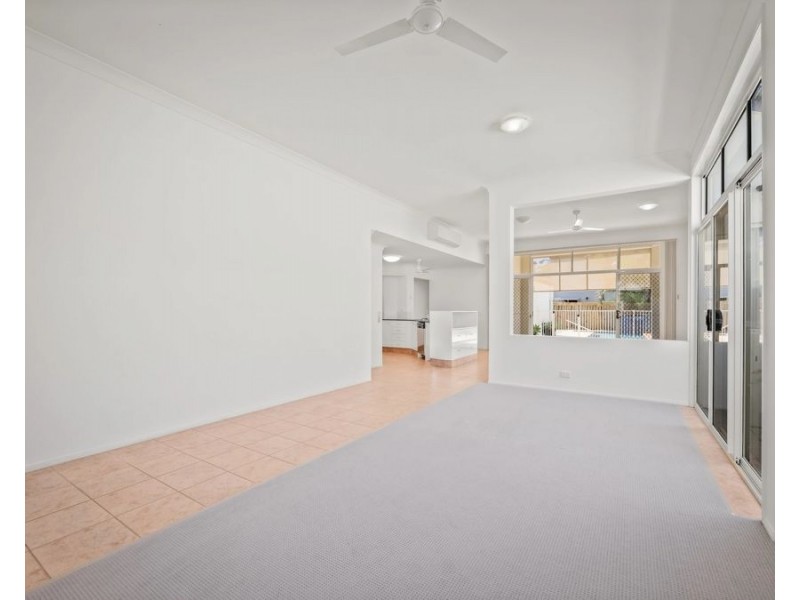 11 Duxton Drive, Varsity Lakes QLD 4227