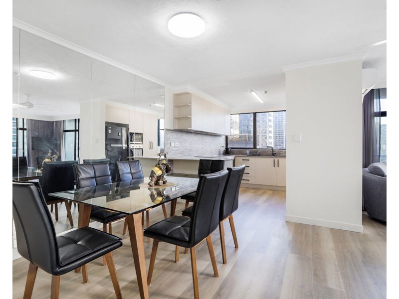 7E/3277 Surfers Paradise Boulevard, Surfers Paradise QLD 4217