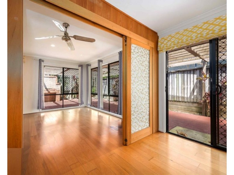 32 Crestwood Drive, Molendinar QLD 4214