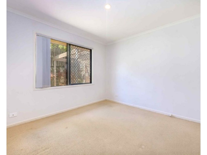 32 Crestwood Drive, Molendinar QLD 4214
