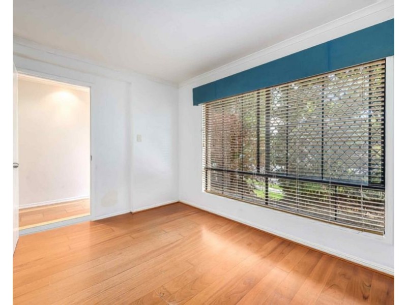 32 Crestwood Drive, Molendinar QLD 4214