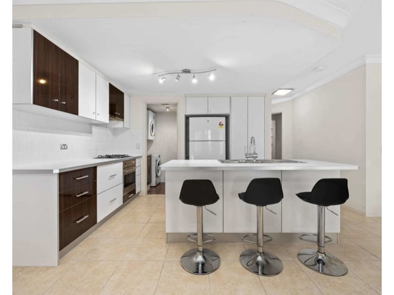 2/3208 Central Place, Carrara QLD 4211