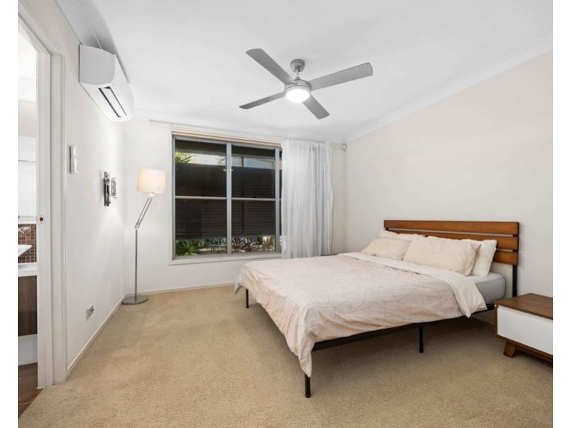 2/3208 Central Place, Carrara QLD 4211