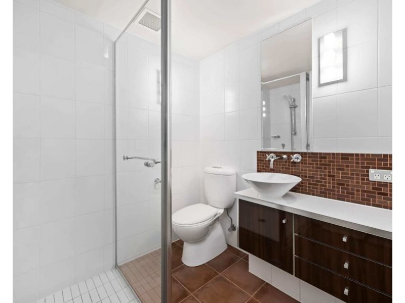 2/3208 Central Place, Carrara QLD 4211