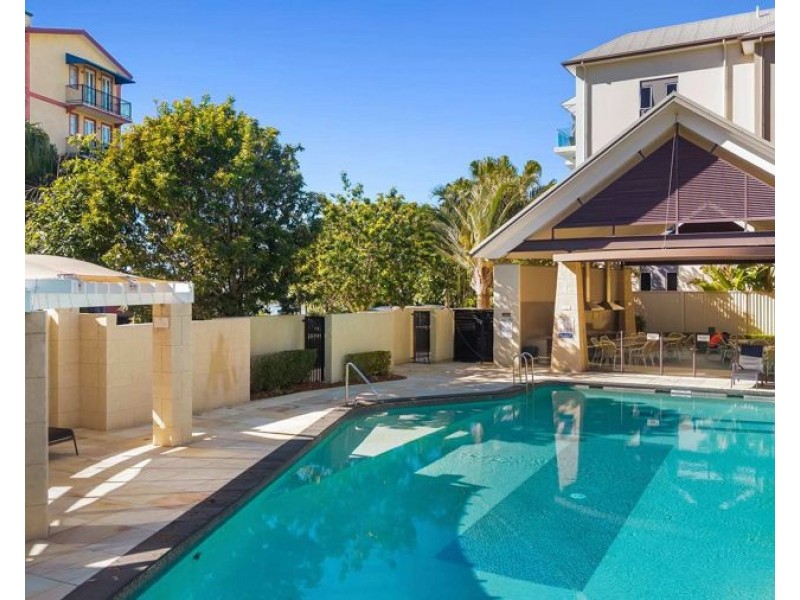 2/3208 Central Place, Carrara QLD 4211