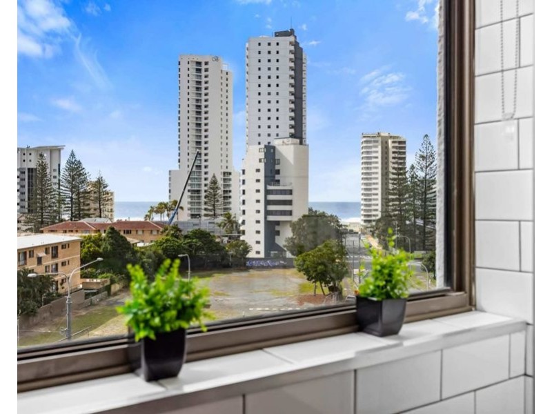19/2916 Gold Coast Highway, Surfers Paradise QLD 4217