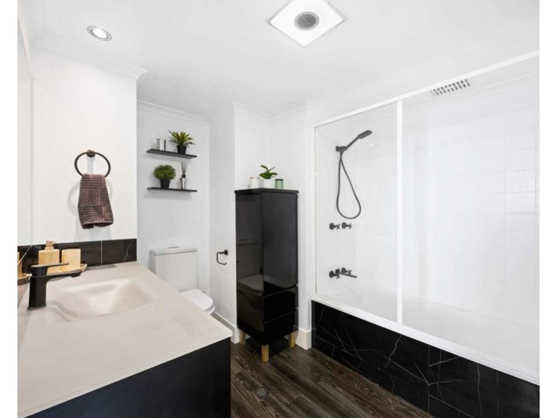 19/2916 Gold Coast Highway, Surfers Paradise QLD 4217